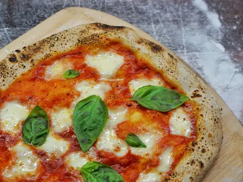 Margherita pizza with fresh basil